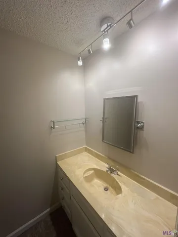 $175,000 | 268 Steele Boulevard, Unit 270, Baton Rouge, LA 70806