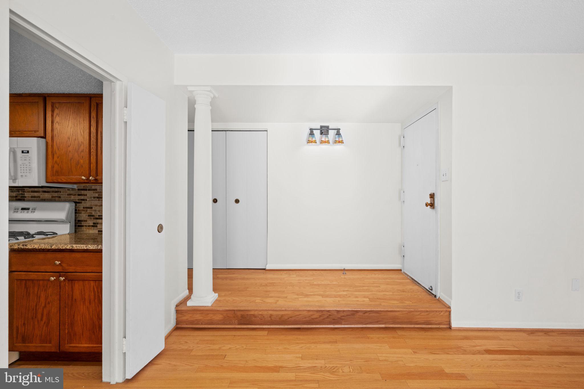 11807 Breton Court, Unit 1A Reston, VA 20191 - Photo 3 of 19 Lovely entryway to greet guests