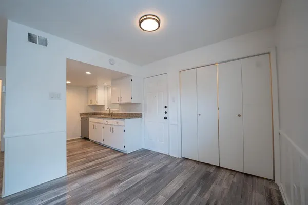 $1,525 | 730 North Boulevard Terrace, Dallas, TX 75211