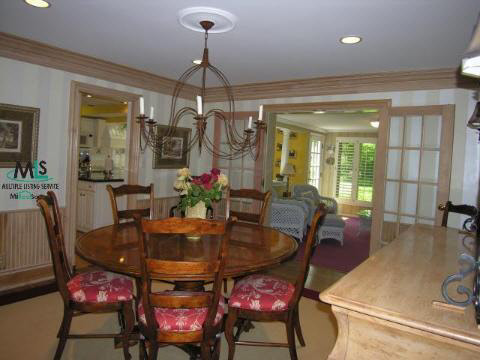 307 Cloverly Road Grosse Pointe, MI 48236 - Photo 8 of 12 854417-7.JPG