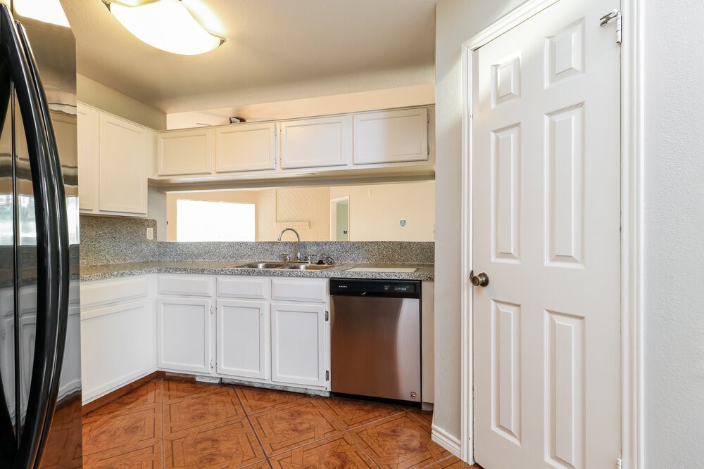 5210 Kristen Court Spring, TX 77373 - Photo 8 of 16