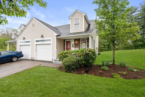 $394,500 | 82 Fox Run Road, Unit 82, Blackstone, MA 01504