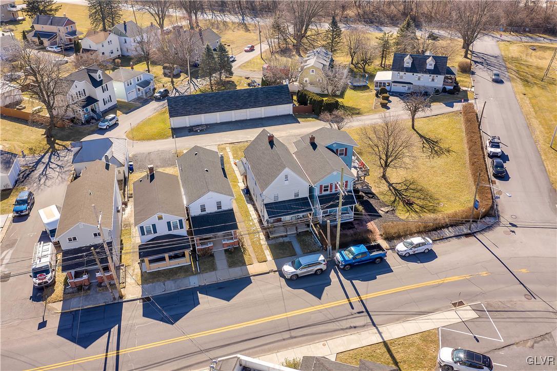 169 Spring Street Nazareth, PA 18064 - Photo 3 of 32 Gallery Image 3