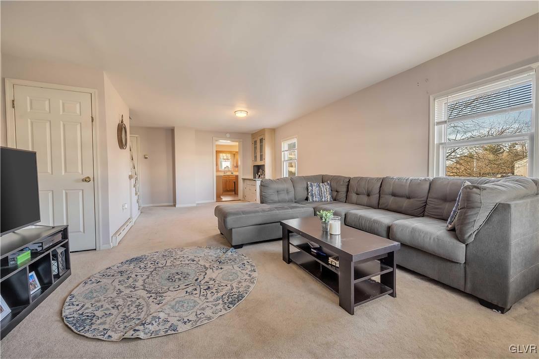 169 Spring Street Nazareth, PA 18064 - Photo 4 of 32 Gallery Image 4