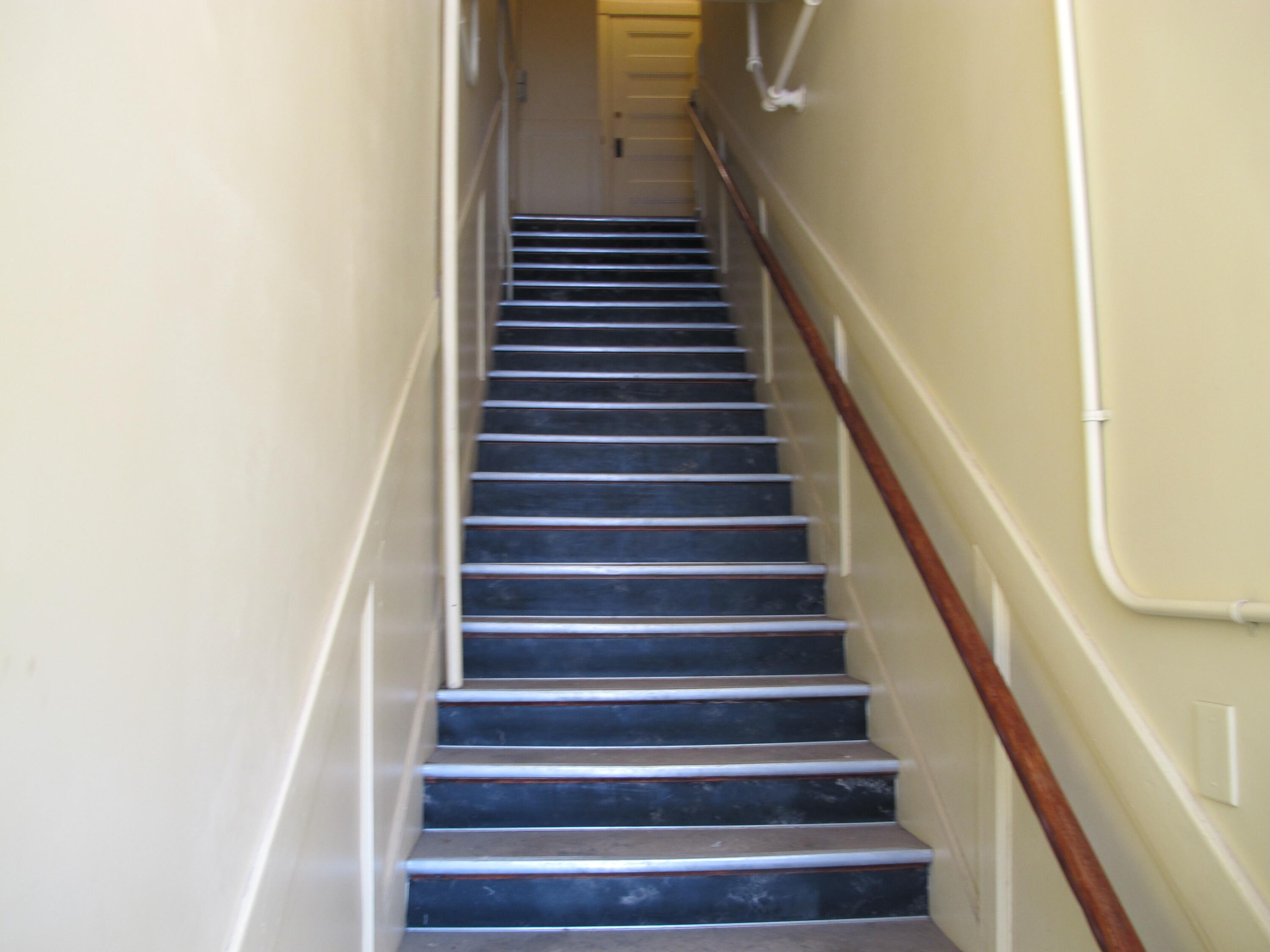 99 Main Street Waterville, ME 04901 - Photo 5 of 15 2nd Floor Entry