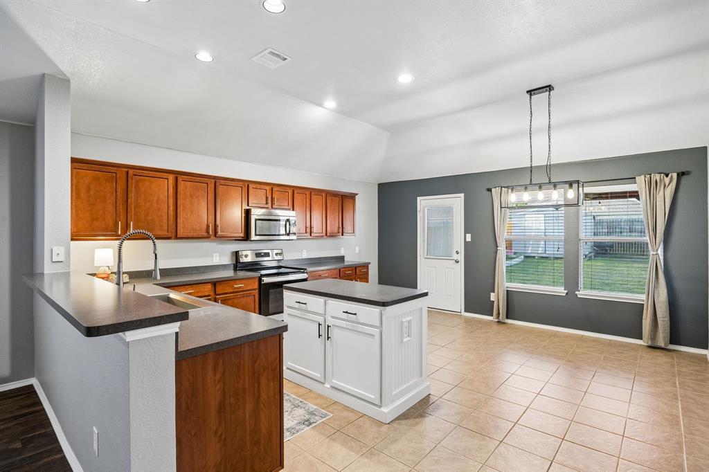 1810 Walnut Way Anna, TX 75409 - Photo 4 of 28