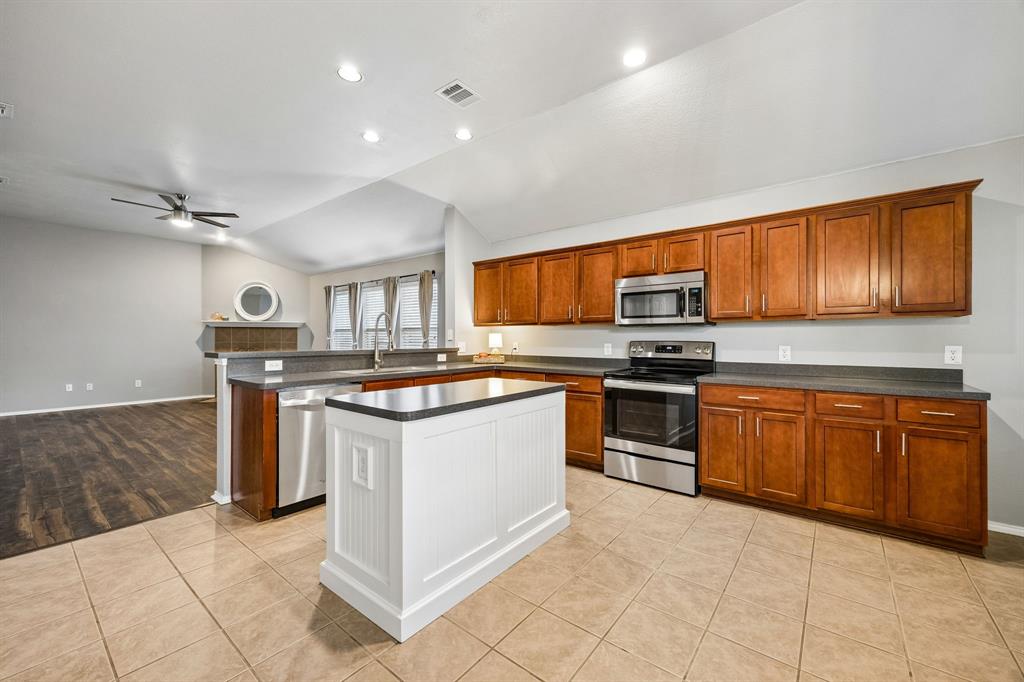 1810 Walnut Way Anna, TX 75409 - Photo 9 of 28