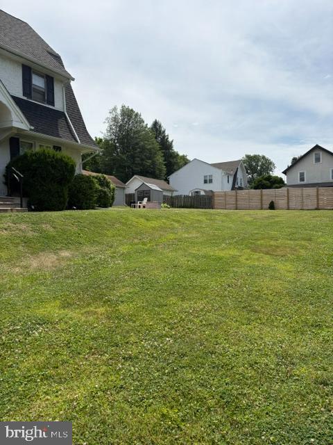419 Kenmore Road Havertown, PA 19083 - Photo 4 of 5