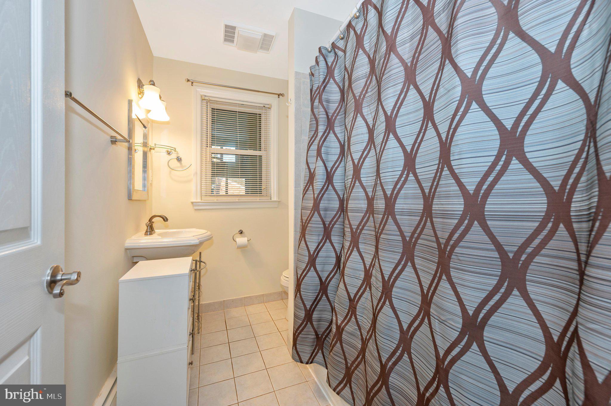 9010 Gue Road Damascus, MD 20872 - Photo 29 of 88 Bathroom
