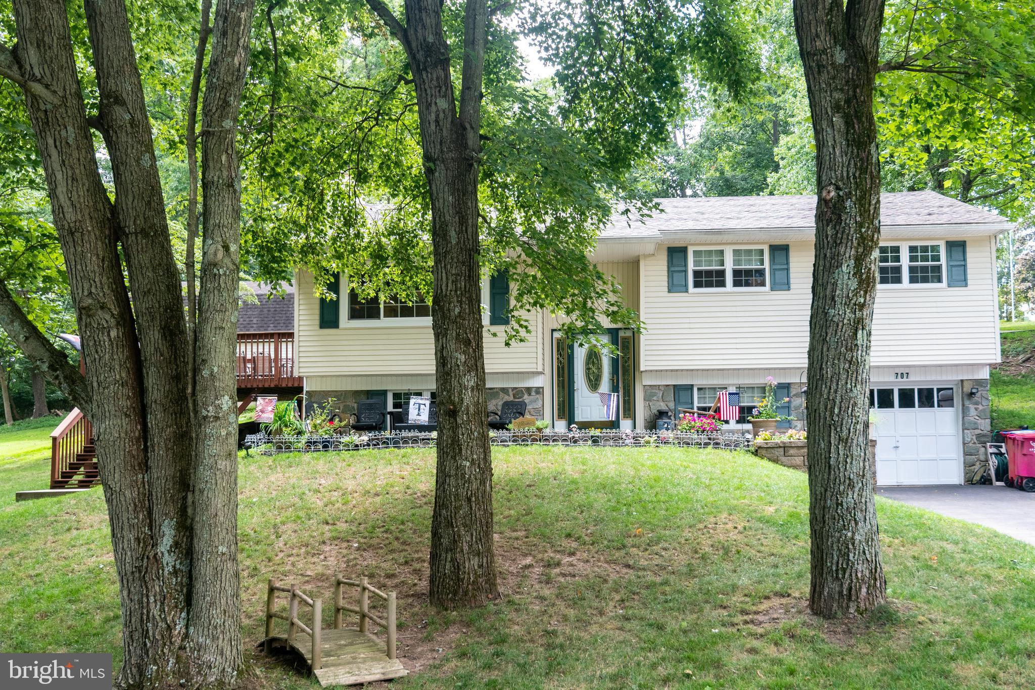 707 Raynham Road Collegeville, PA 19426 - Photo 2 of 20