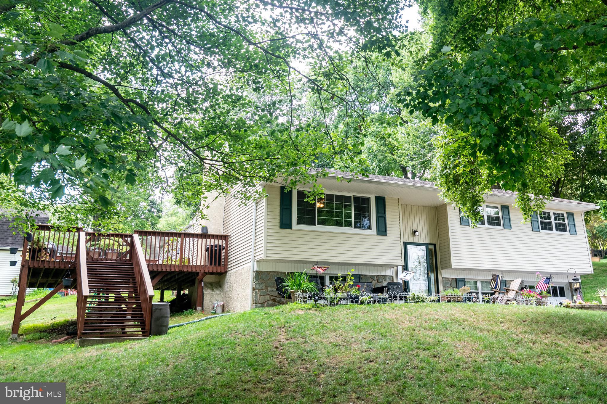 707 Raynham Road Collegeville, PA 19426 - Photo 3 of 20
