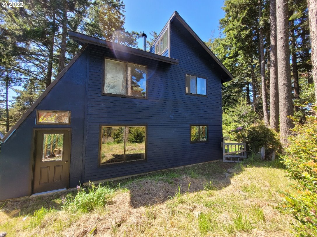 1075 12th Street Port Orford, OR 97465 - Photo 26 of 32 Exterior