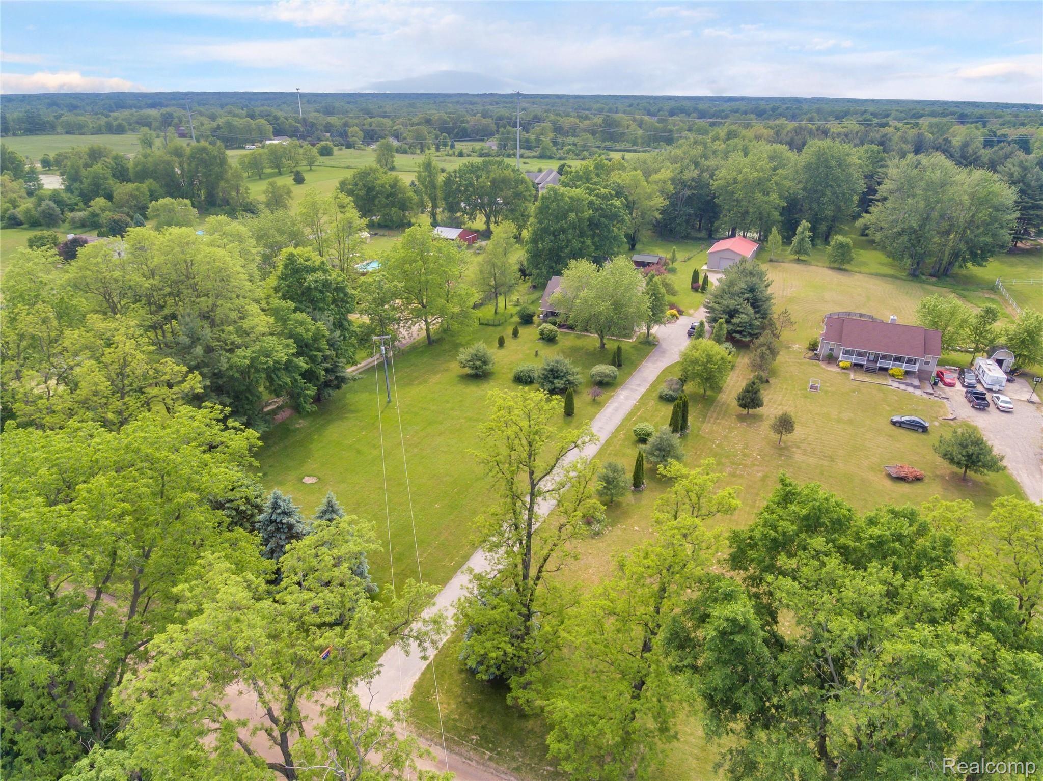 3250 Pingree Road Howell, MI 48843 - Photo 10 of 72 iPKBg8RY.jpeg