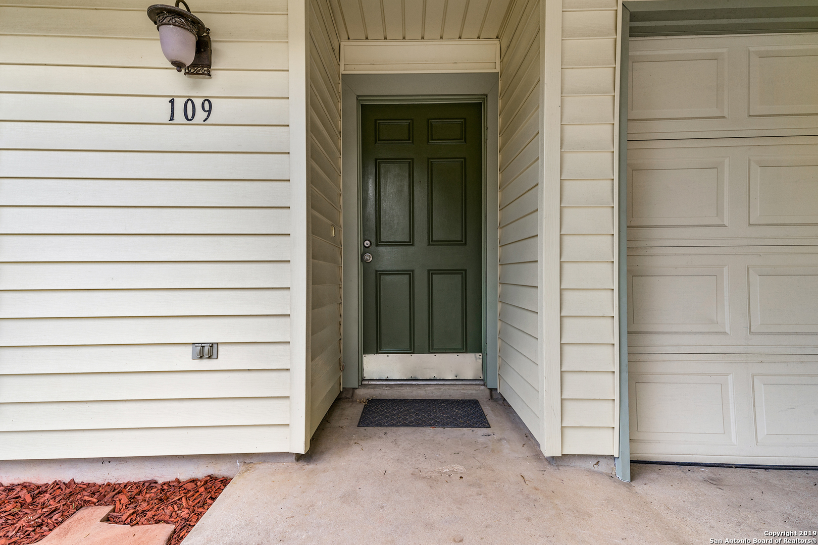 109 Meadow Way Converse, TX 78109 - Photo 4 of 25 a view of wooden door