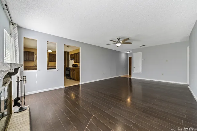 $1,395 | 109 Meadow Way, Converse, TX 78109