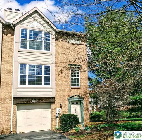 $2,800 | 1825 Falcon Drive, Bethlehem, PA 18017