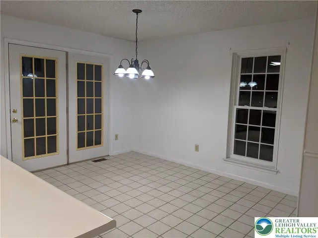 $2,800 | 1825 Falcon Drive, Bethlehem, PA 18017