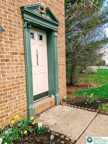 $2,800 | 1825 Falcon Drive, Bethlehem, PA 18017