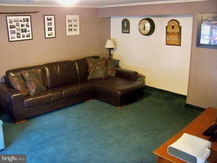 11612 Stevens Road Philadelphia, PA 19116 - Photo 3 of 25 Family Room