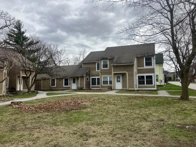 $181,500 | 35 Hoyt Street, Unit 2, St. Albans, VT 05478