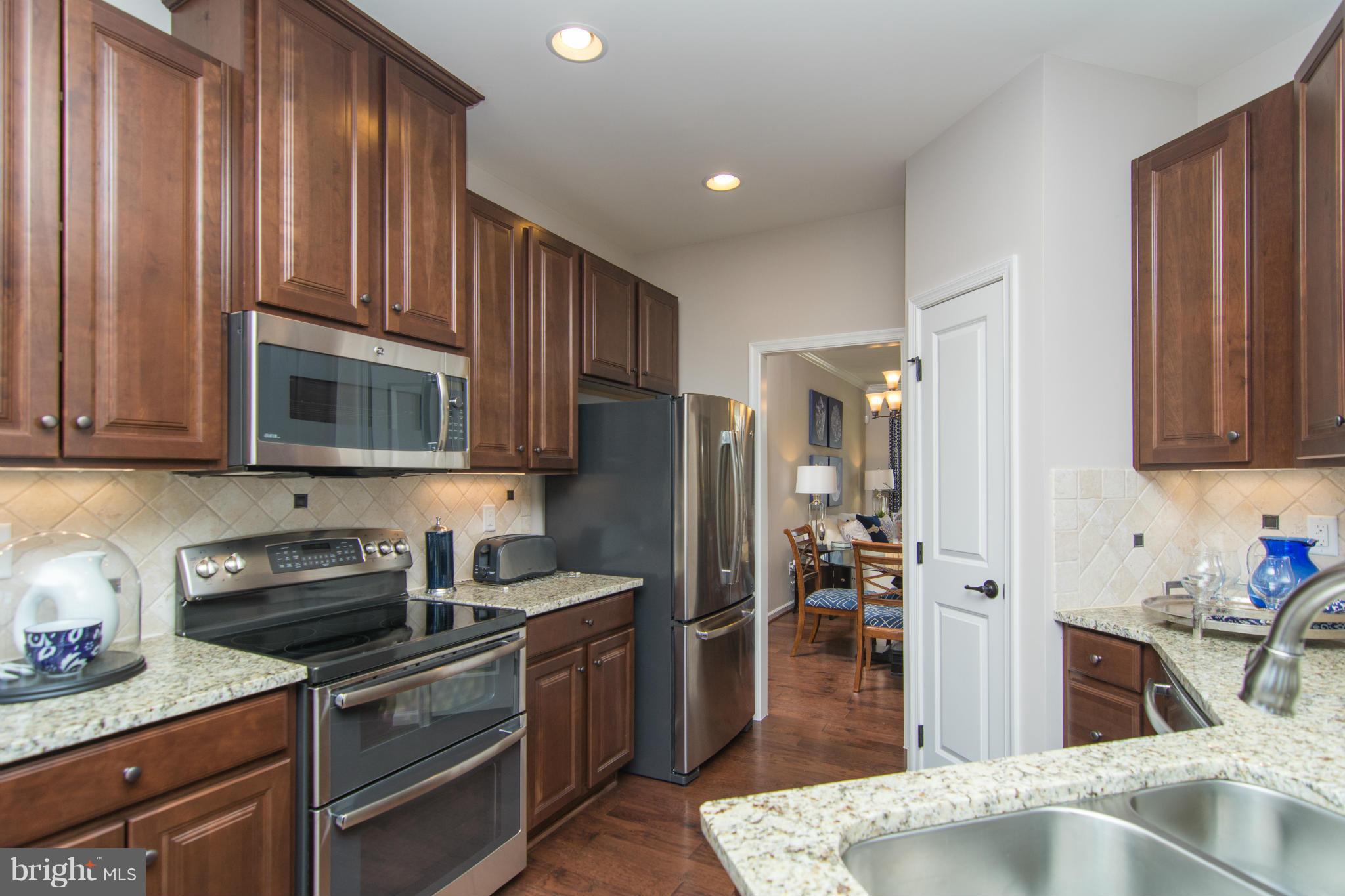 2421 Baileys Pond Road Accokeek, MD 20607 - Photo 3 of 30 Kitchen
