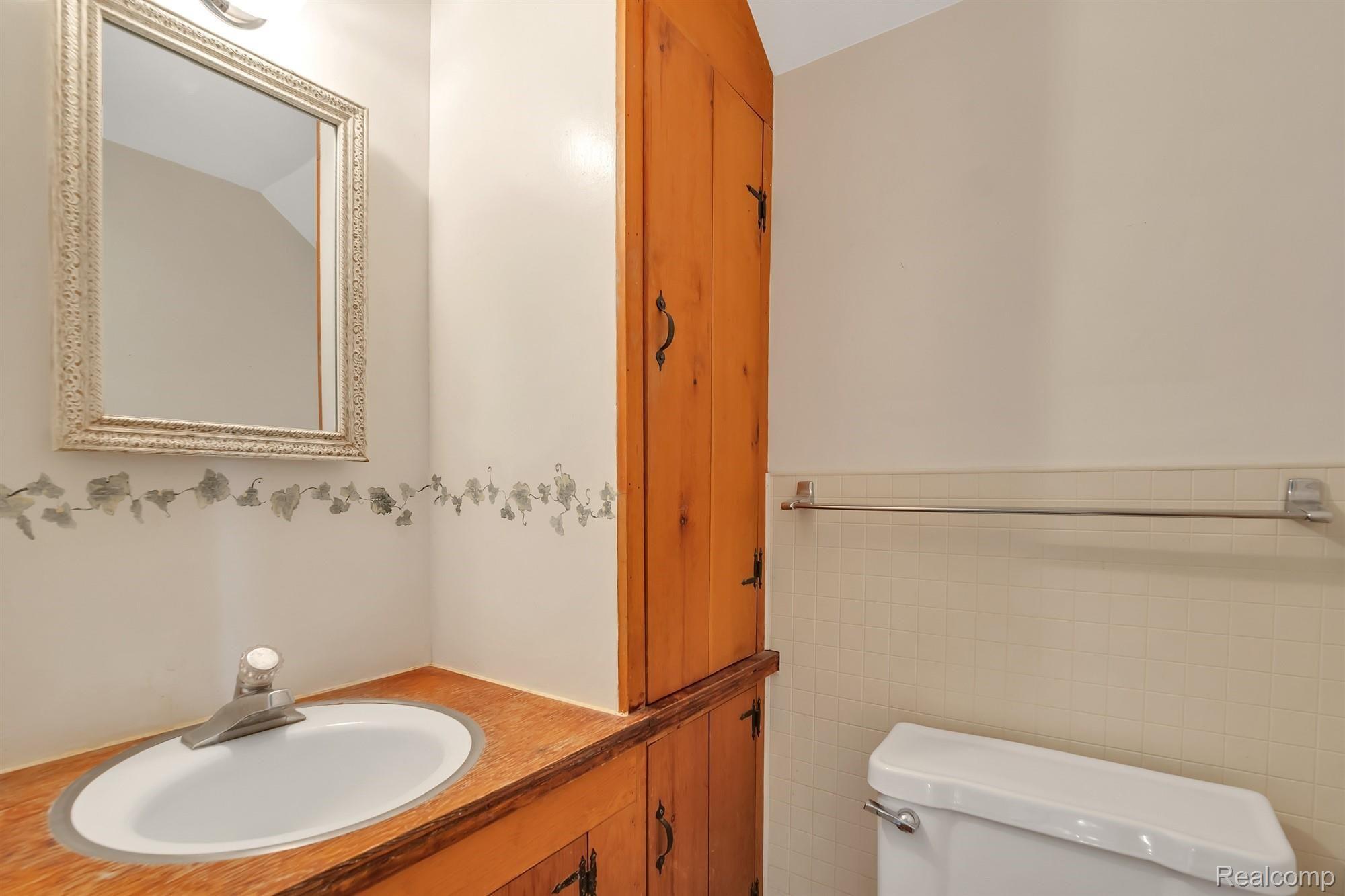 16720 Deep Valley Road Gregory, MI 48137 - Photo 28 of 57 27-16720 Deep Valley Rd-WindowStill.jpg