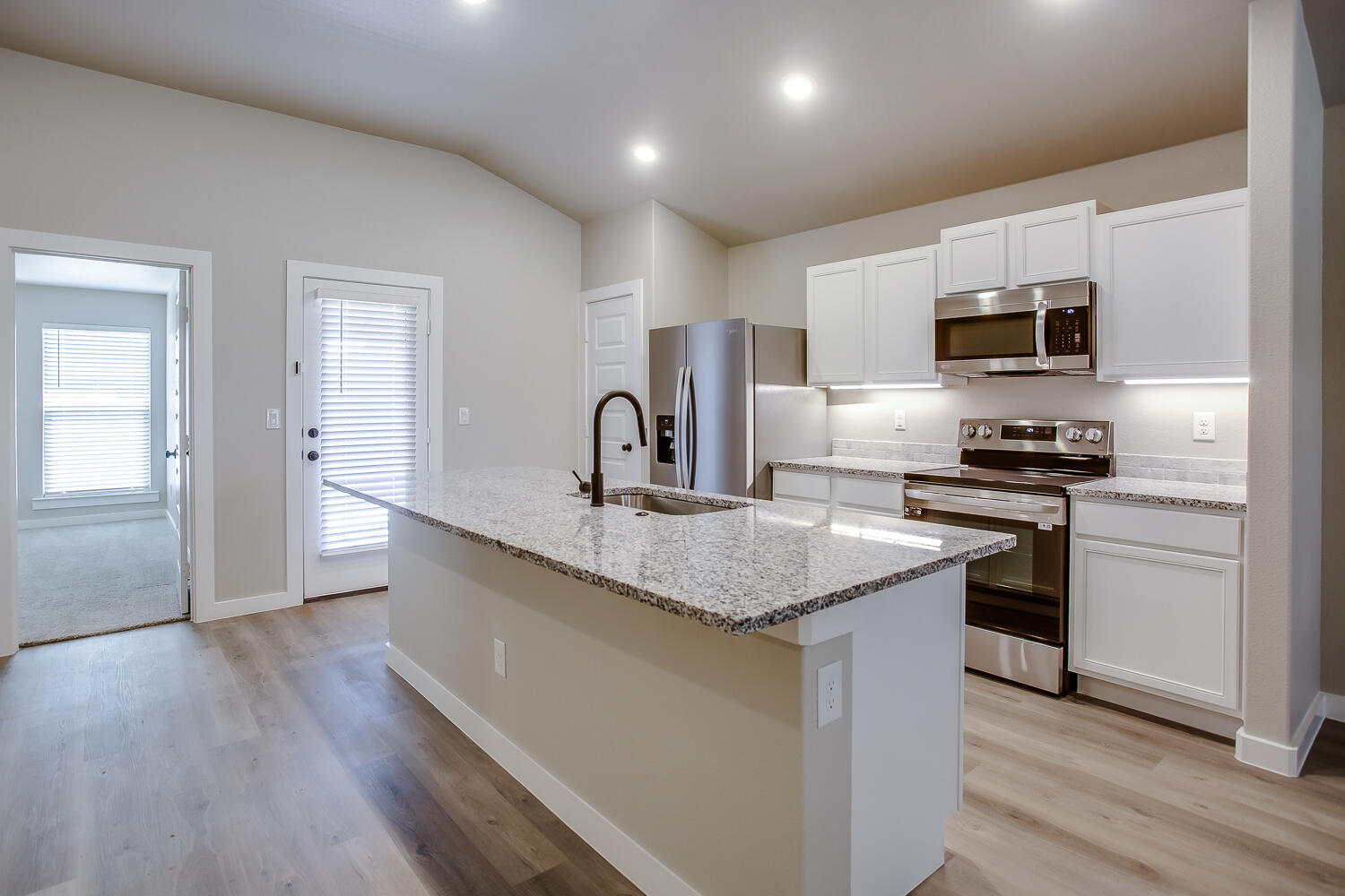 1705 141st Street Lubbock, TX 79423 - Photo 4 of 17 4