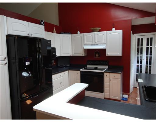 415 Goldsmith Road Pittsburgh, PA 15237 - Photo 5 of 18 Kitchen.