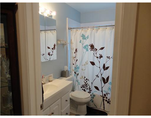 415 Goldsmith Road Pittsburgh, PA 15237 - Photo 9 of 18 Full Bath.