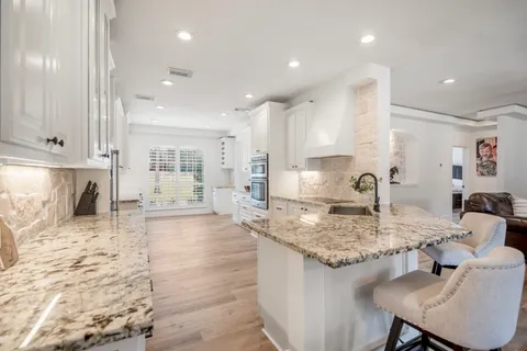 $1,100,000 | 31219 Edgewater Drive, Magnolia, TX 77354