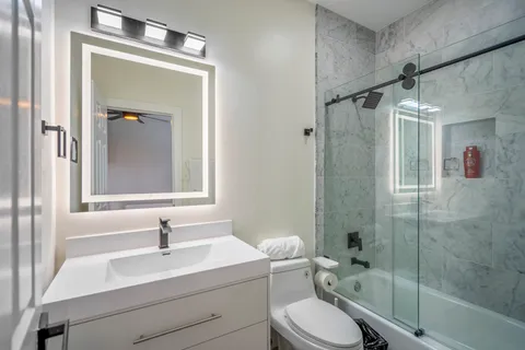 $1,100,000 | 31219 Edgewater Drive, Magnolia, TX 77354