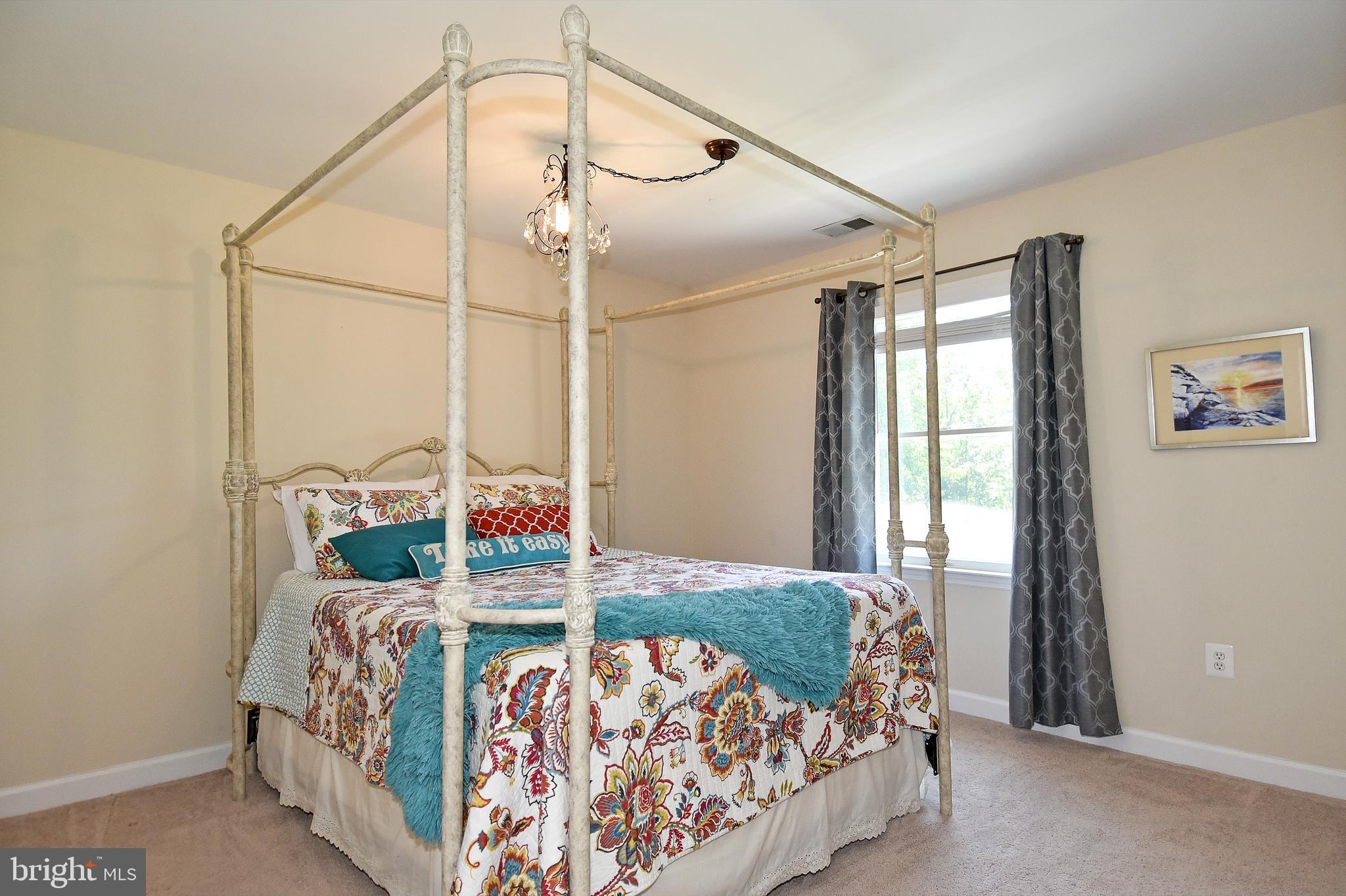 18106 Canby Road Leesburg, VA 20175 - Photo 50 of 65 3rd bedroom with carpeting