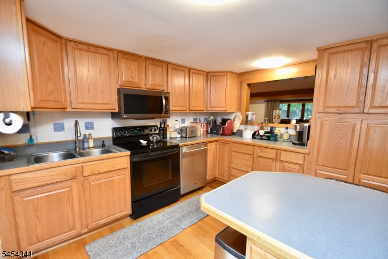 47 Pequot Trail Oak Ridge, NJ 07438 - Photo 4 of 19 Gallery Image 4