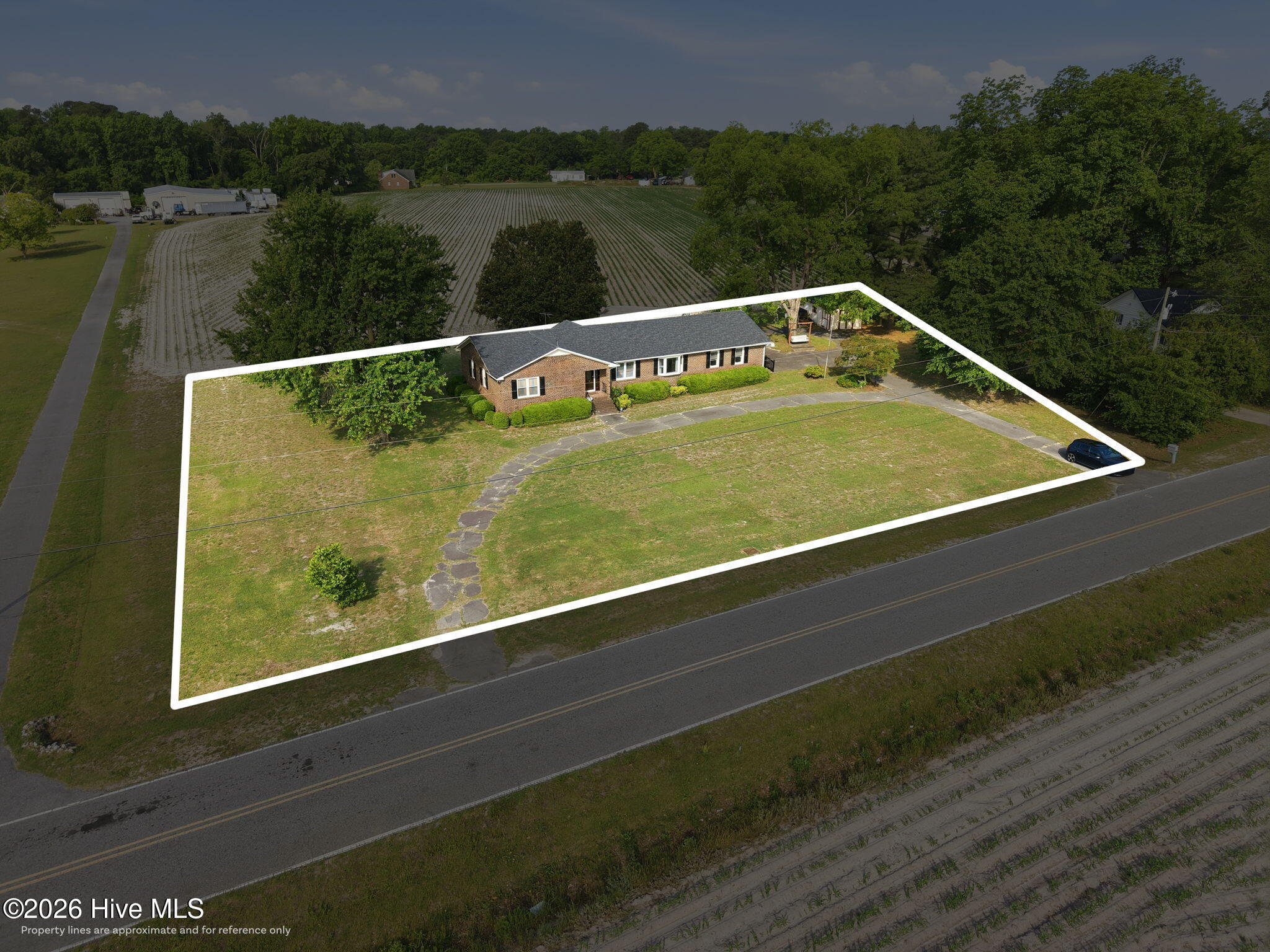 132 Jesse T Bryan Road Kinston, NC 28504 - Photo 4 of 50 4
