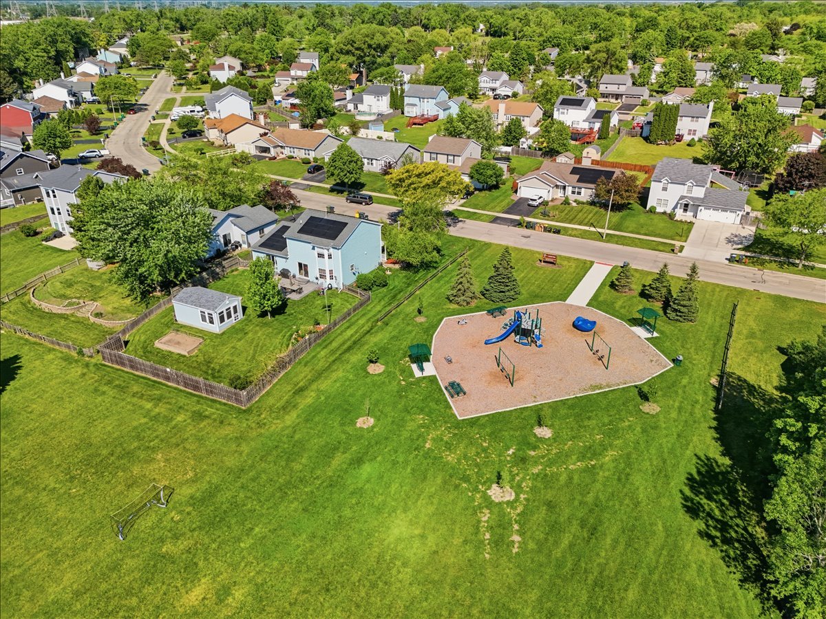 3413 Harbor Ridge Drive Zion, IL 60099 - Photo 37 of 37 an aerial view of residential houses with outdoor space and street view