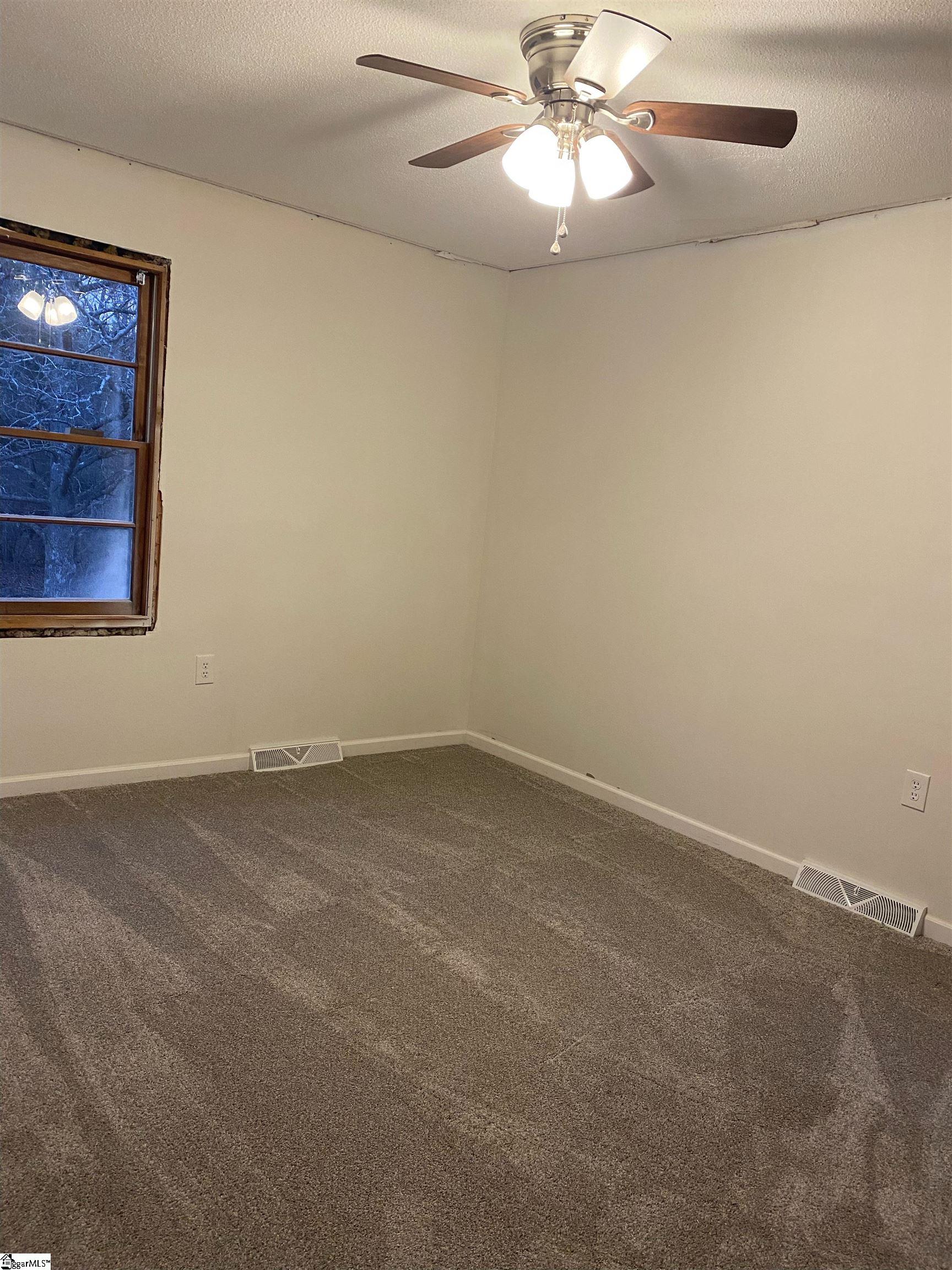 1178 Milam Road Clinton, SC 29325 - Photo 4 of 19 Gallery Image 4