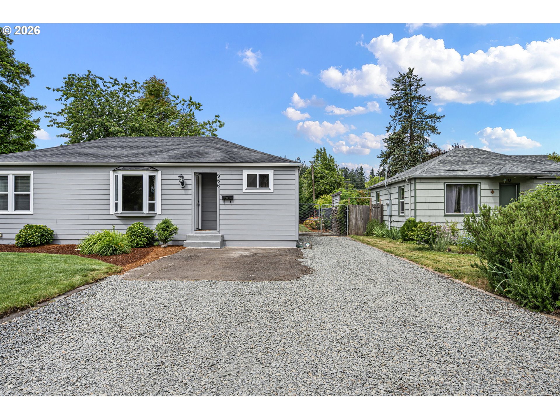 956 1st Street Springfield, OR 97477 - Photo 3 of 48
