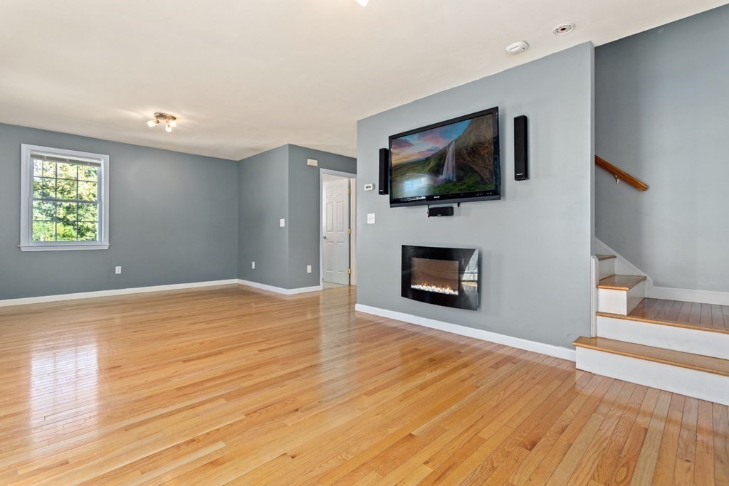 17 Thorndike Street Haverhill, MA 01832 - Photo 6 of 42