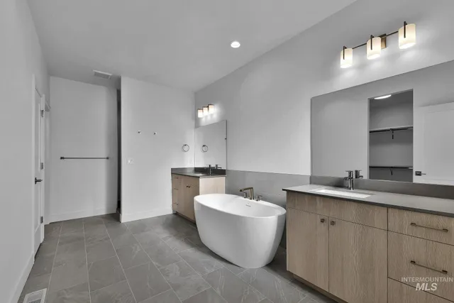 $749,900 | 9887 West Snow Wolf Lane, Star, ID 83669