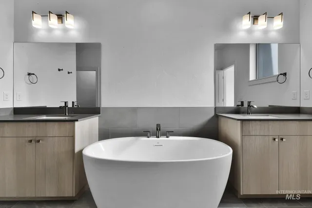 $749,900 | 9887 West Snow Wolf Lane, Star, ID 83669