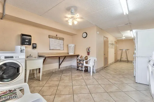 $1,375 | 144 South Halifax Avenue, Unit 1, Daytona Beach, FL 32118