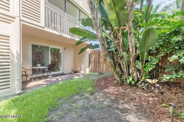 $1,375 | 144 South Halifax Avenue, Unit 1, Daytona Beach, FL 32118