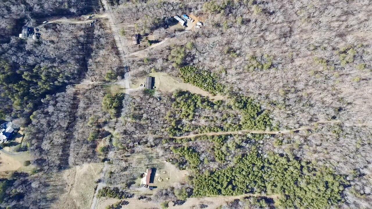 537 Cates Lane Northeast Charleston, TN 37310 - Photo 7 of 10 2026-01-16-14-20-59-029