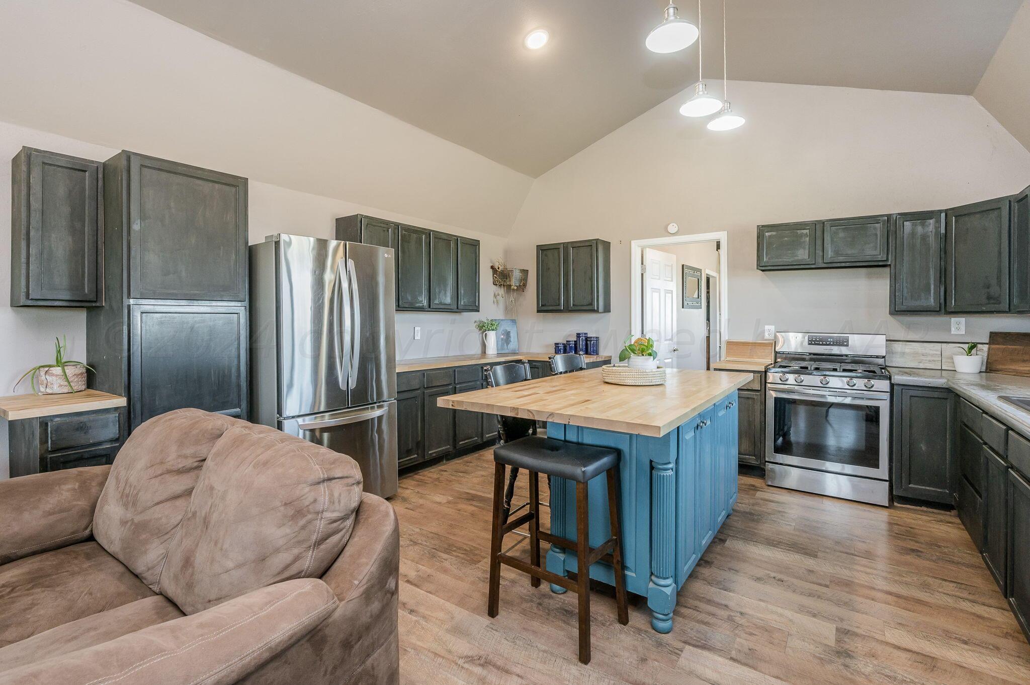 8601 West Cemetery Road Canyon, TX 79015 - Photo 9 of 31 Kitchen
