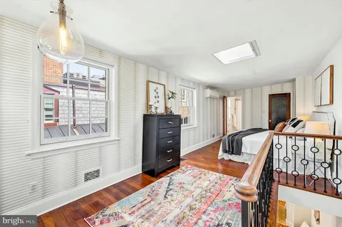$525,000 | 328 Spruce Street, Unit 5, Philadelphia, PA 19106