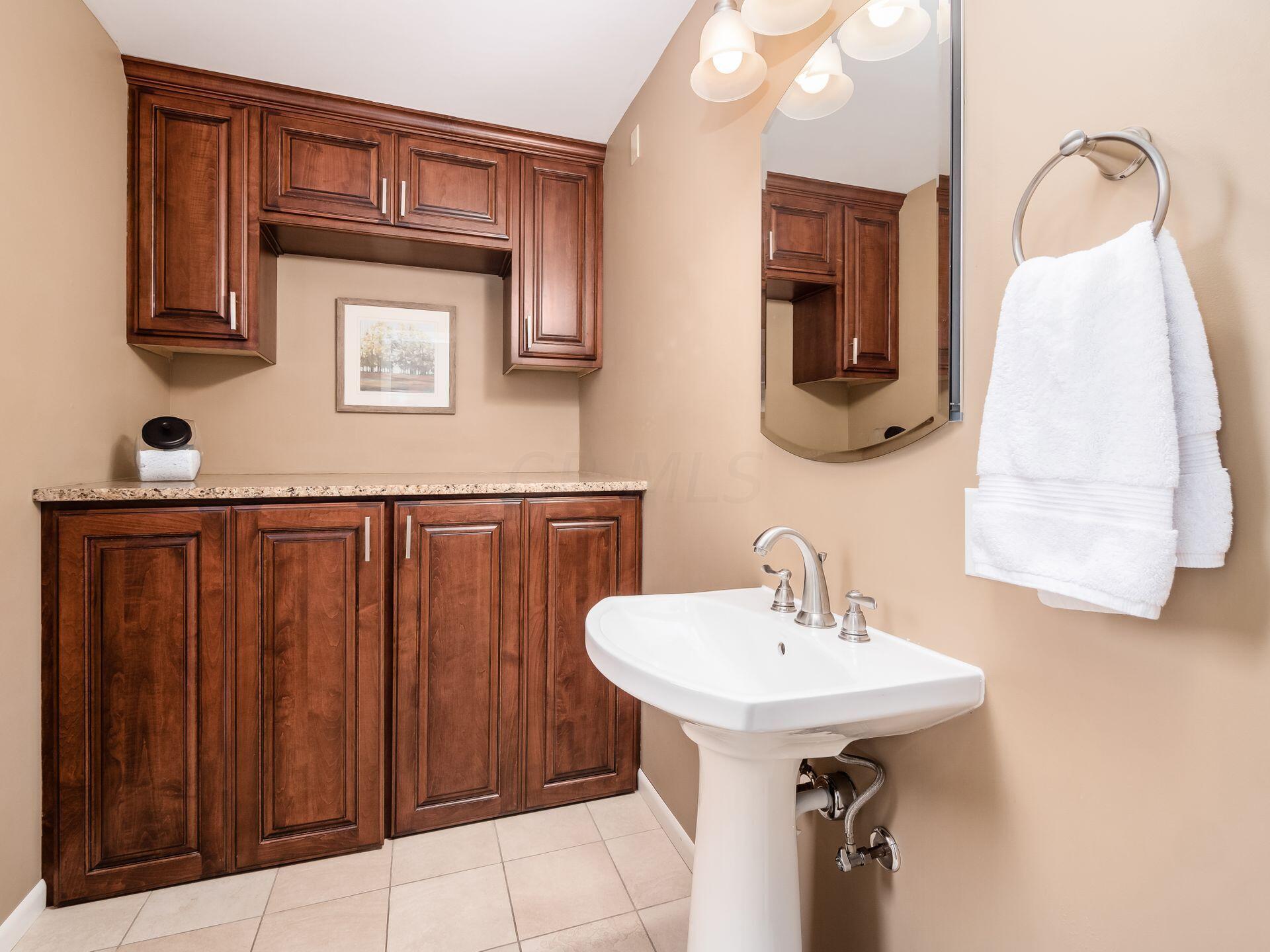 2622 Brandon Road Columbus, OH 43221 - Photo 12 of 33 Powder Room