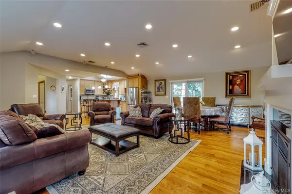 $899,999 | 5 Laurel Hill Road, Croton-on-Hudson, NY 10520