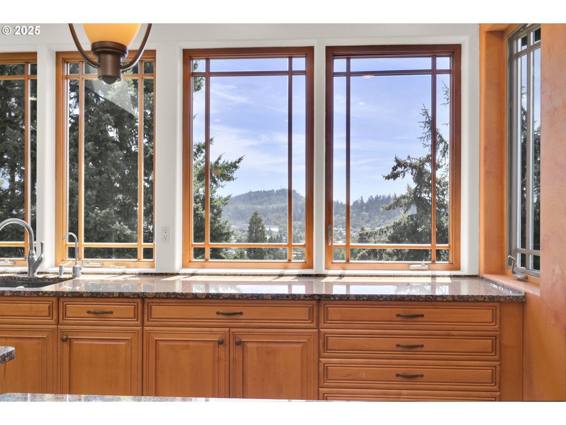 835 Willacade Court Springfield, OR 97477 - Photo 13 of 48 a view of a window