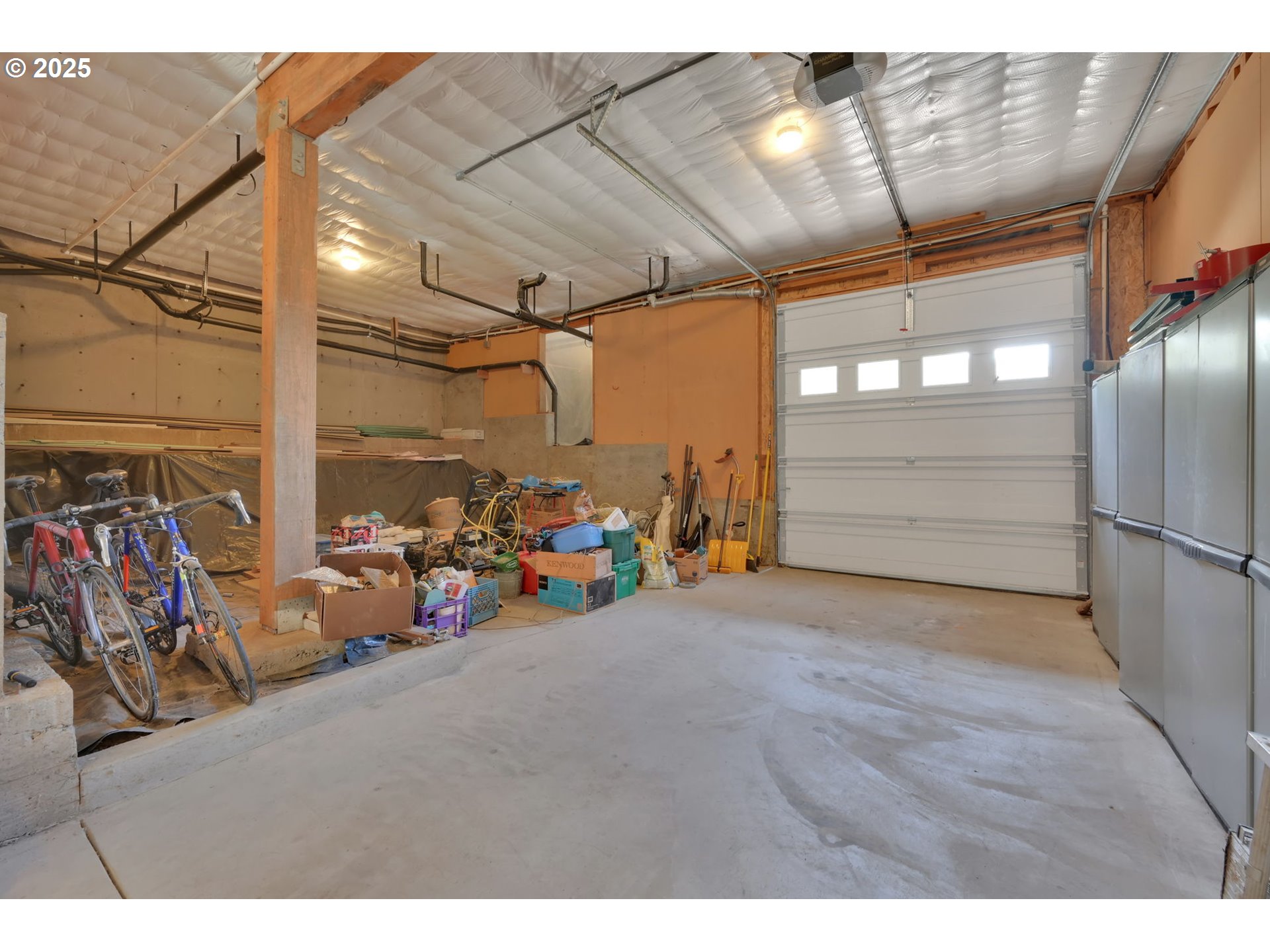 835 Willacade Court Springfield, OR 97477 - Photo 41 of 48 a view of a garage with storage