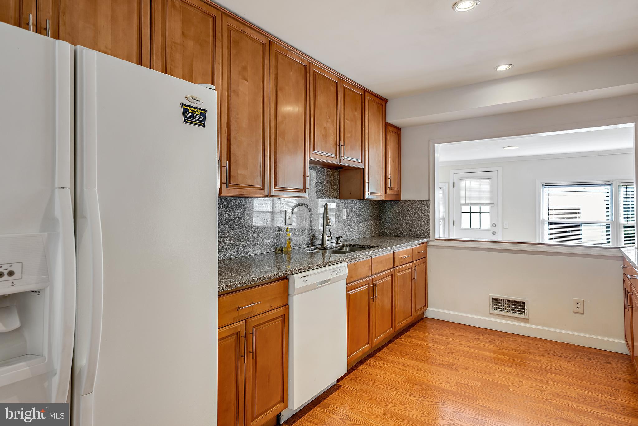 117 Water Street Gaithersburg, MD 20877 - Photo 13 of 37